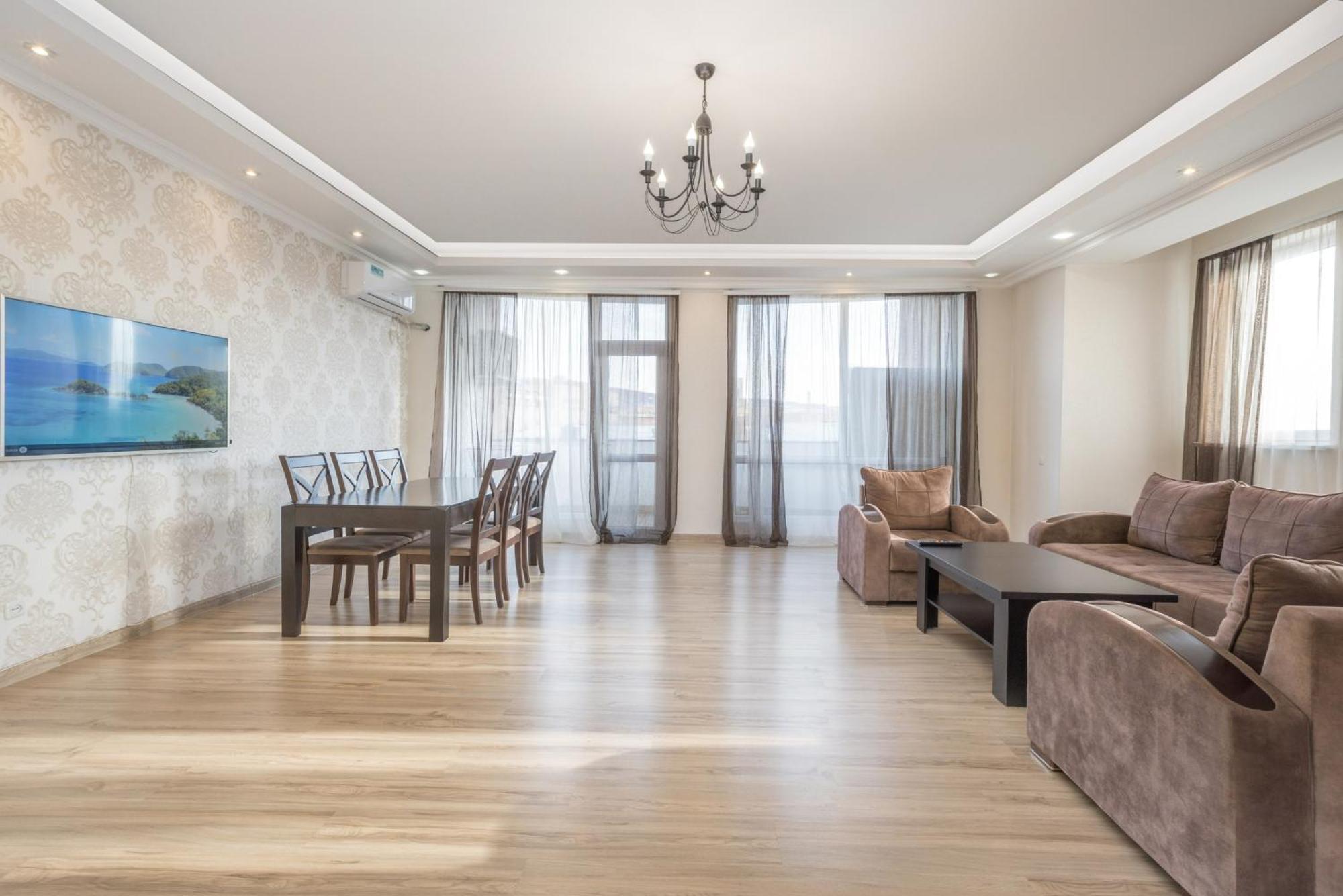 2 Bedrooms 2 Bathrooms Large And Lux Apartment Best Location 예레반 외부 사진